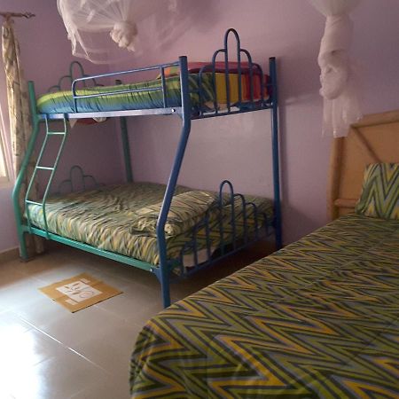 Brownstone Country Home Lira Luaran gambar