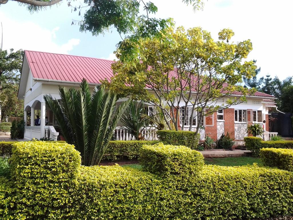 Brownstone Country Home Lira Luaran gambar