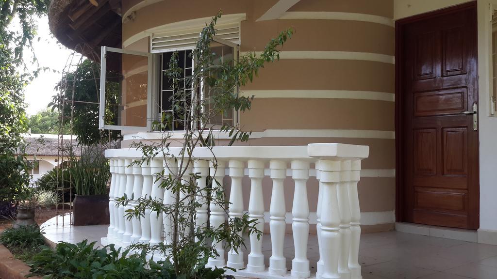 Brownstone Country Home Lira Luaran gambar