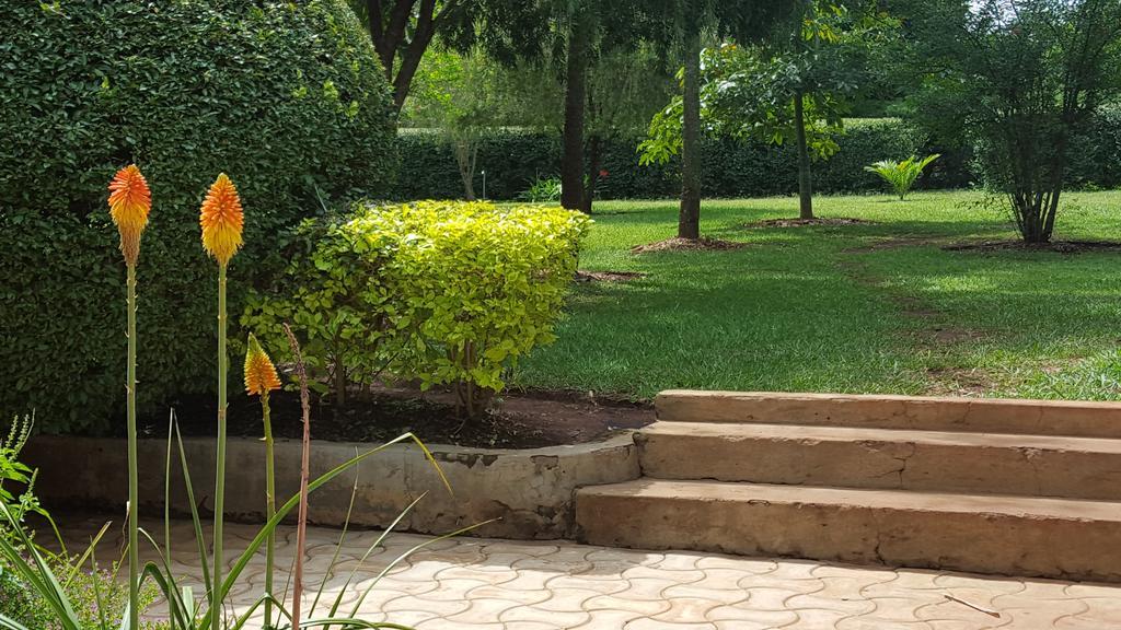 Brownstone Country Home Lira Luaran gambar