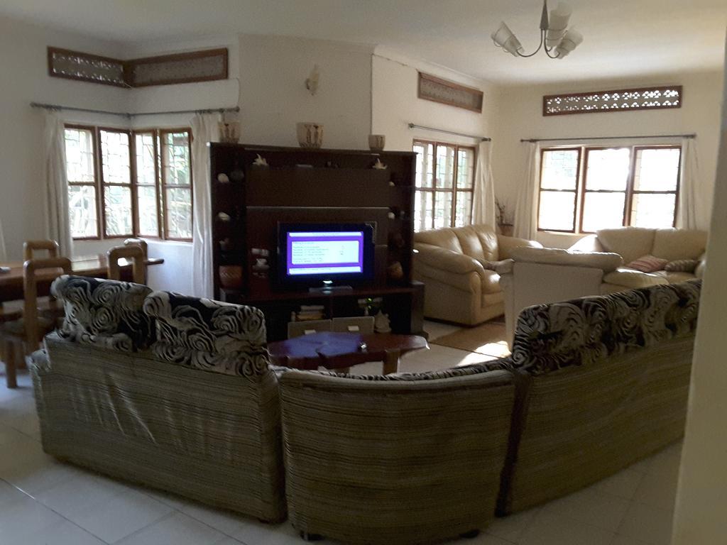 Brownstone Country Home Lira Luaran gambar