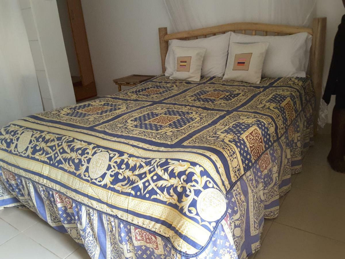 Brownstone Country Home Lira Luaran gambar