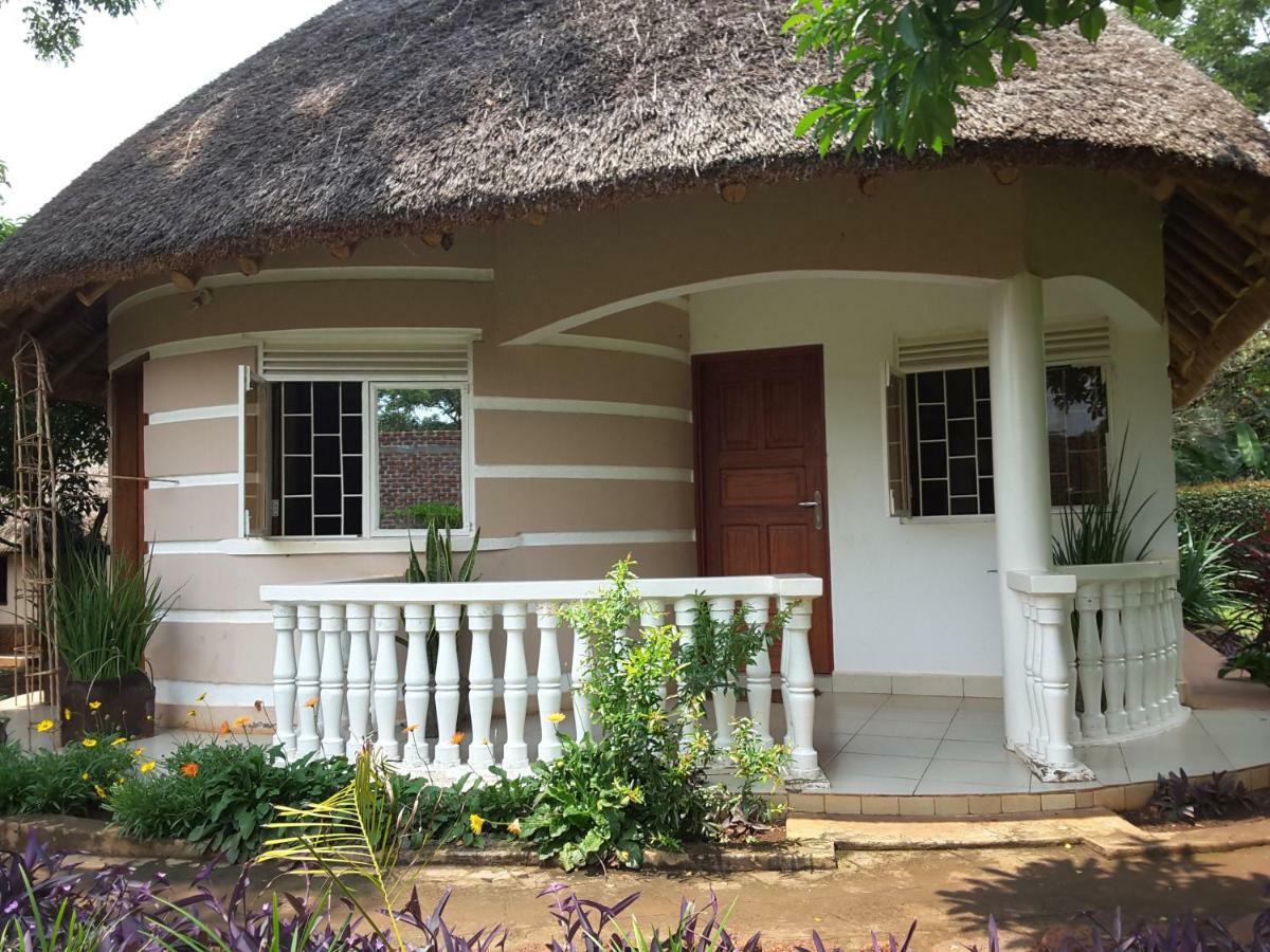 Brownstone Country Home Lira Luaran gambar