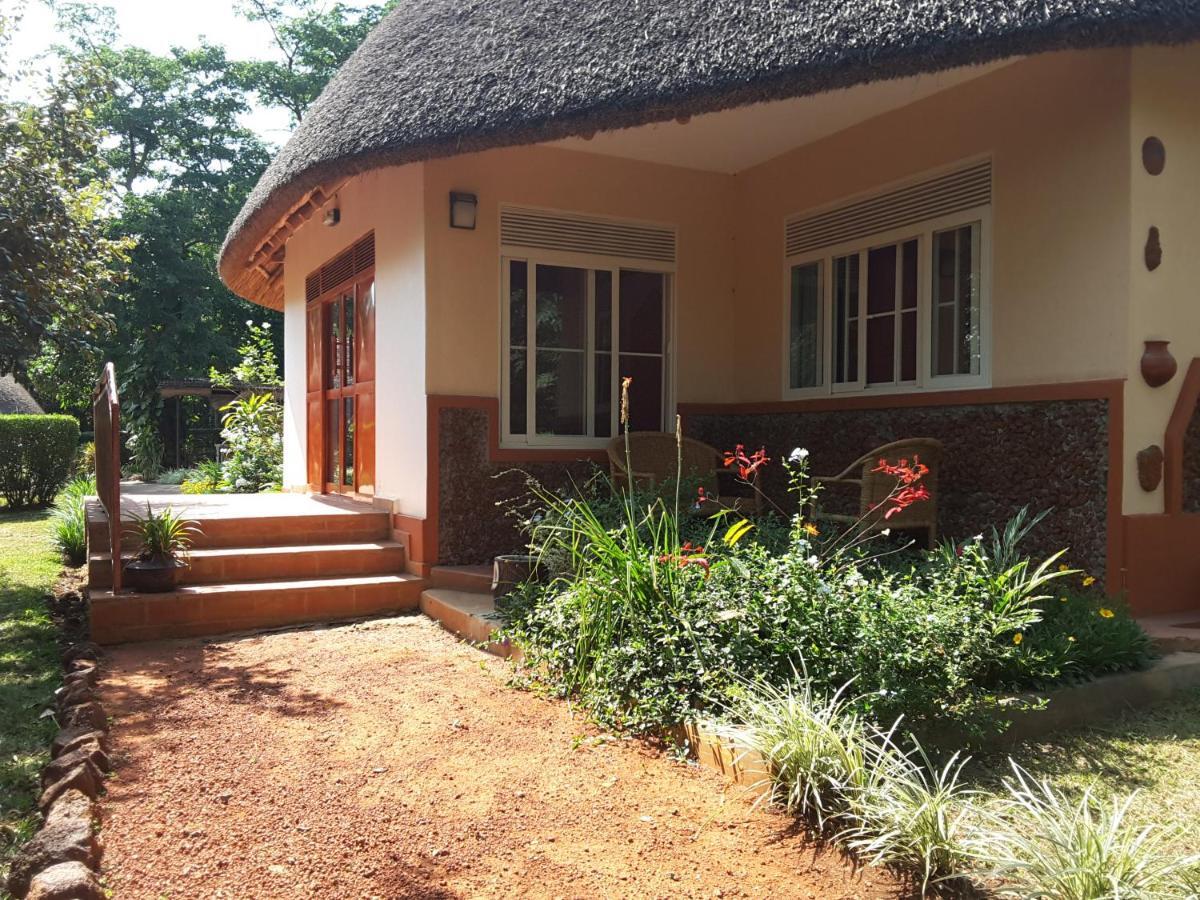 Brownstone Country Home Lira Luaran gambar